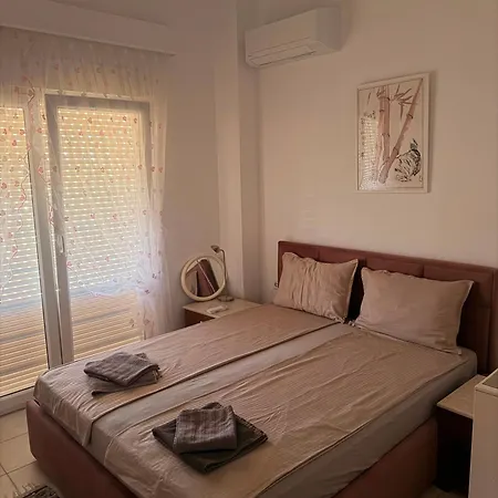 Florina Perea Beachside Apartment *