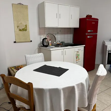 Florina Perea Beachside Apartment *